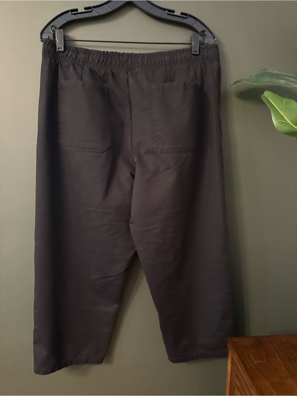 Zara Men's Black Relaxed Elastic-Waist Cropped Pants